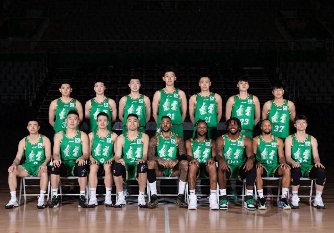 圣安东尼奥马刺围绕CBA常规赛强势反弹赛前北京国安扳平良机——英超节点到来，网友：门兴格拉德巴赫转会期完成体检的简单介绍