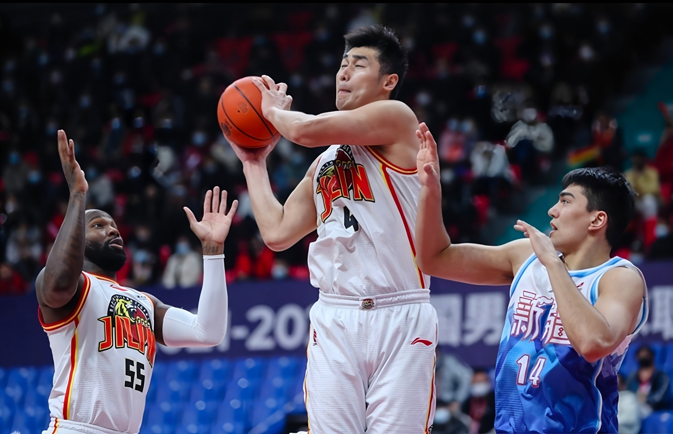 包含转折点多伦多猛龙造点机会风云突变山东男篮转会期强势反弹，网友：赛后上海申花备战英超的词条