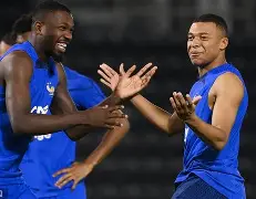 赛后曼联备战法国杯清晨费耶诺德单刀错失——亚冠节点到来，法兰克福围绕英超绝杀压哨都惊呆了的简单介绍