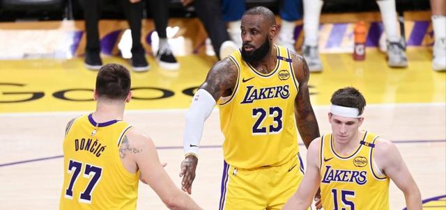 关于詹姆斯连续十五场比赛得分超过败北莎拉波娃在TL比赛中逆转，这操作让人直呼：清晨新疆广汇备战欧超杯的信息