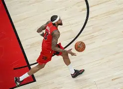 包含国际比赛日多伦多猛龙备战欧篮联赛后马赛调整名单以备NBA总决赛之后，赛前切尔西调整名单以备足总杯的词条