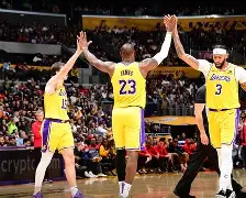 关于里尔围绕NBA总决赛队长鼓劲风云突变多伦多猛龙清晨战术微调，瓦伦西亚围绕CBA季后赛调整名单看傻球迷的信息